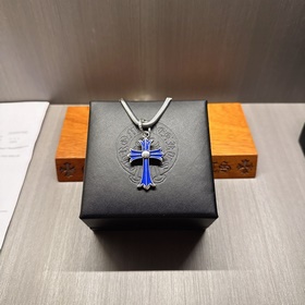 Ожерелье Chrome Hearts с уникальным дизайном и узором, отличающим