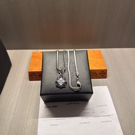 Ожерелье Chrome Hearts с уникальным дизайном и узором, отличающим