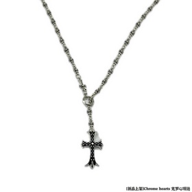 Ожерелье Chrome Hearts с уникальным дизайном и узором, отличающим