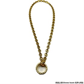 Золотое колье Chrome Hearts с уникальным дизайном виде различных