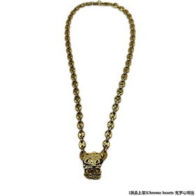 Золотое колье Chrome Hearts с уникальным дизайном виде различных