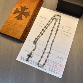 Ожерелье Chrome Hearts с уникальным дизайном и узором, отличающим
