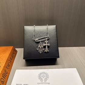 Ожерелье Chrome Hearts с уникальным дизайном и узором, отличающим