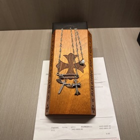 Ожерелье Chrome Hearts с уникальным дизайном и узором, отличающим