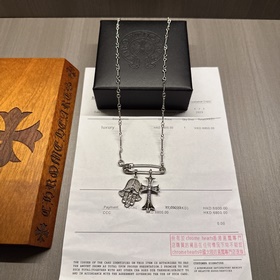 Ожерелье Chrome Hearts с уникальным дизайном и узором, отличающим