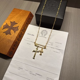 Ожерелье с брошью Chrome Hearts, очень стильное. Новейшая модель 