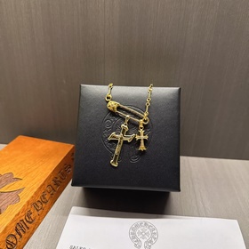 Ожерелье с брошью Chrome Hearts, очень стильное. Новейшая модель 