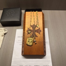 Ожерелье с брошью Chrome Hearts, очень стильное. Новейшая модель 