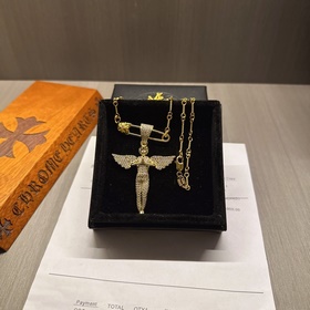 Золотое классическое колье Chrome Hearts с уникальным дизайном ви