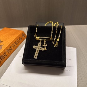 Золотое классическое колье Chrome Hearts с уникальным дизайном и 