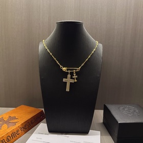 Золотое классическое колье Chrome Hearts с уникальным дизайном и 