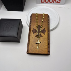 Ожерелье Chrome Hearts с уникальным дизайном и узором, отличающим