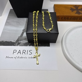 Ожерелье Chrome Hearts с уникальным дизайном и узором, отличающим