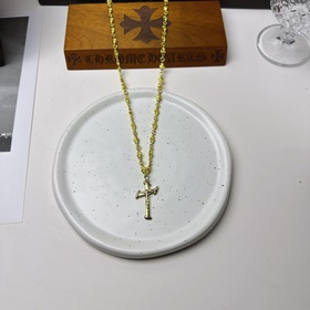 Ожерелье Chrome Hearts с уникальным дизайном и узором, отличающим
