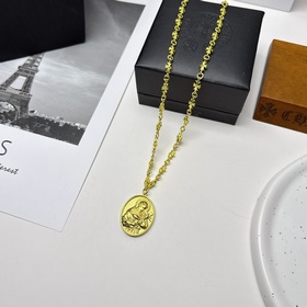 Ожерелье Chrome Hearts, с уникальным дизайном и узором, представл