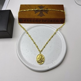 Ожерелье Chrome Hearts, с уникальным дизайном и узором, представл