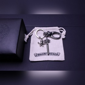 Ключницы с брелоком виде сердца из кожи. Отличное качество изгото