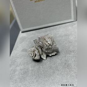Материал： V-Gold. Код： 678. Кольцо Dior с двумя розами. Коллекция