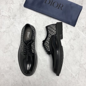 DIOR — Dior EXPLORER Деби-ботинки Dior Explorer, представленные в