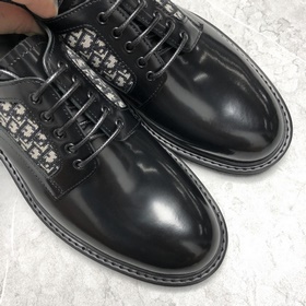 DIOR — Dior EXPLORER Деби-ботинки Dior Explorer, представленные в