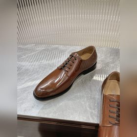 Dior Timeless Derby – это классическая элегантность. Изысканный в