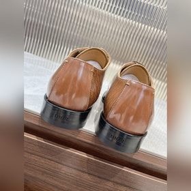 Dior Timeless Derby – это классическая элегантность. Изысканный в