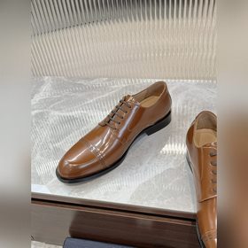 Dior Timeless Derby – это классическая элегантность. Изысканный в