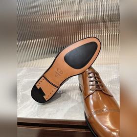 Dior Timeless Derby – это классическая элегантность. Изысканный в