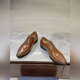 Обувь Dior Timeless Oxford воплощает классическую элегантность. И