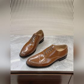 Обувь Dior Timeless Oxford воплощает классическую элегантность. И
