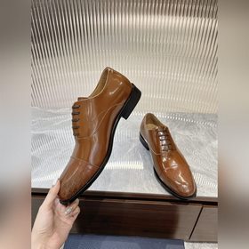 Обувь Dior Timeless Oxford воплощает классическую элегантность. И