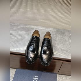 Dior Timeless Derby – это классическая элегантность. Изысканный в