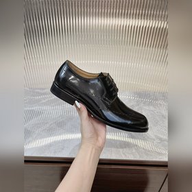 Dior Timeless Derby – это классическая элегантность. Изысканный в