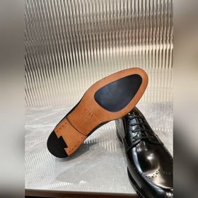 Dior Timeless Derby – это классическая элегантность. Изысканный в