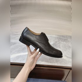 Dior Timeless Derby – это классическая элегантность. Изысканный в