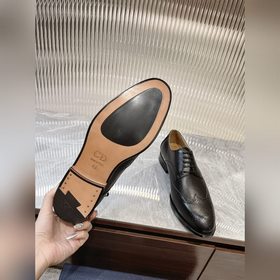Dior Timeless Derby – это классическая элегантность. Изысканный в