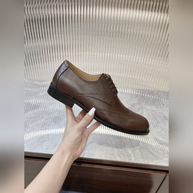 Dior Timeless Derby – это классическая элегантность. Изысканный в