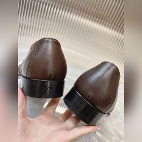 Dior Timeless Derby – это классическая элегантность. Изысканный в