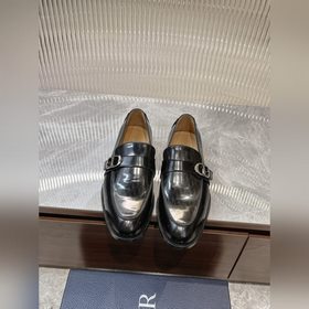 Новая коллекция мужских туфель Dior Timeless, которая представляе
