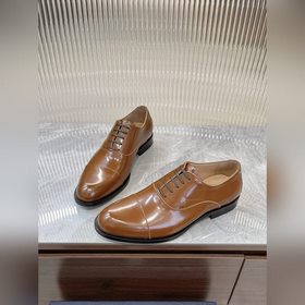 Обувь Dior Timeless Oxford воплощает классическую элегантность. И