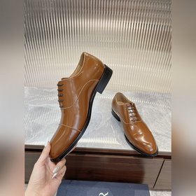 Обувь Dior Timeless Oxford воплощает классическую элегантность. И