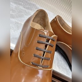 Обувь Dior Timeless Oxford воплощает классическую элегантность. И