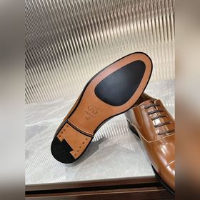 Обувь Dior Timeless Oxford воплощает классическую элегантность. И