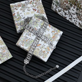 Ожерелье Dior с бриллиантами, необыкновенно красивое и сверкающее