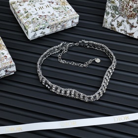 Ожерелье Dior с бриллиантами, необыкновенно красивое и сверкающее