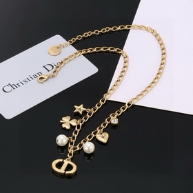 Новое колье от Dior с жесткими металлическими линиями, нейтральны