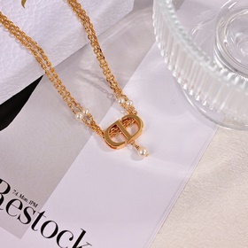 Цена ожерелья： 0 Цена браслета： 2300 Dior Новая модель от Dior,