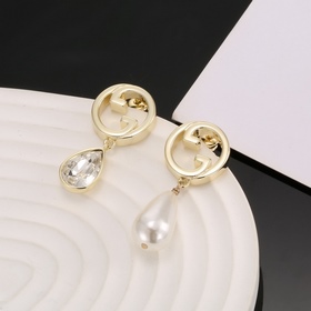Gucci Асимметричные серьги-гвоздики. Высокое качество. Красота, о
