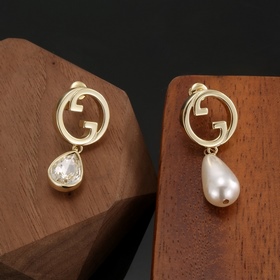 Gucci Асимметричные серьги-гвоздики. Высокое качество. Красота, о