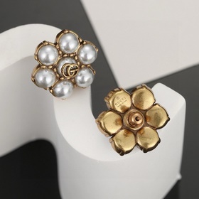 Gucci Серьги с двойной буквой G. Высококачественный латунь, соотв